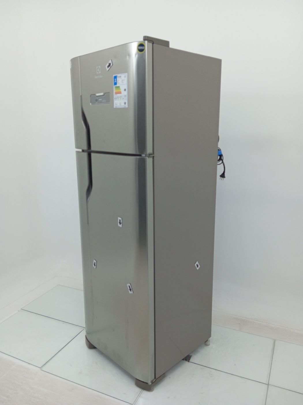 REFRIGERADOR ELECTROLUX TF39S FROST FREE 310L