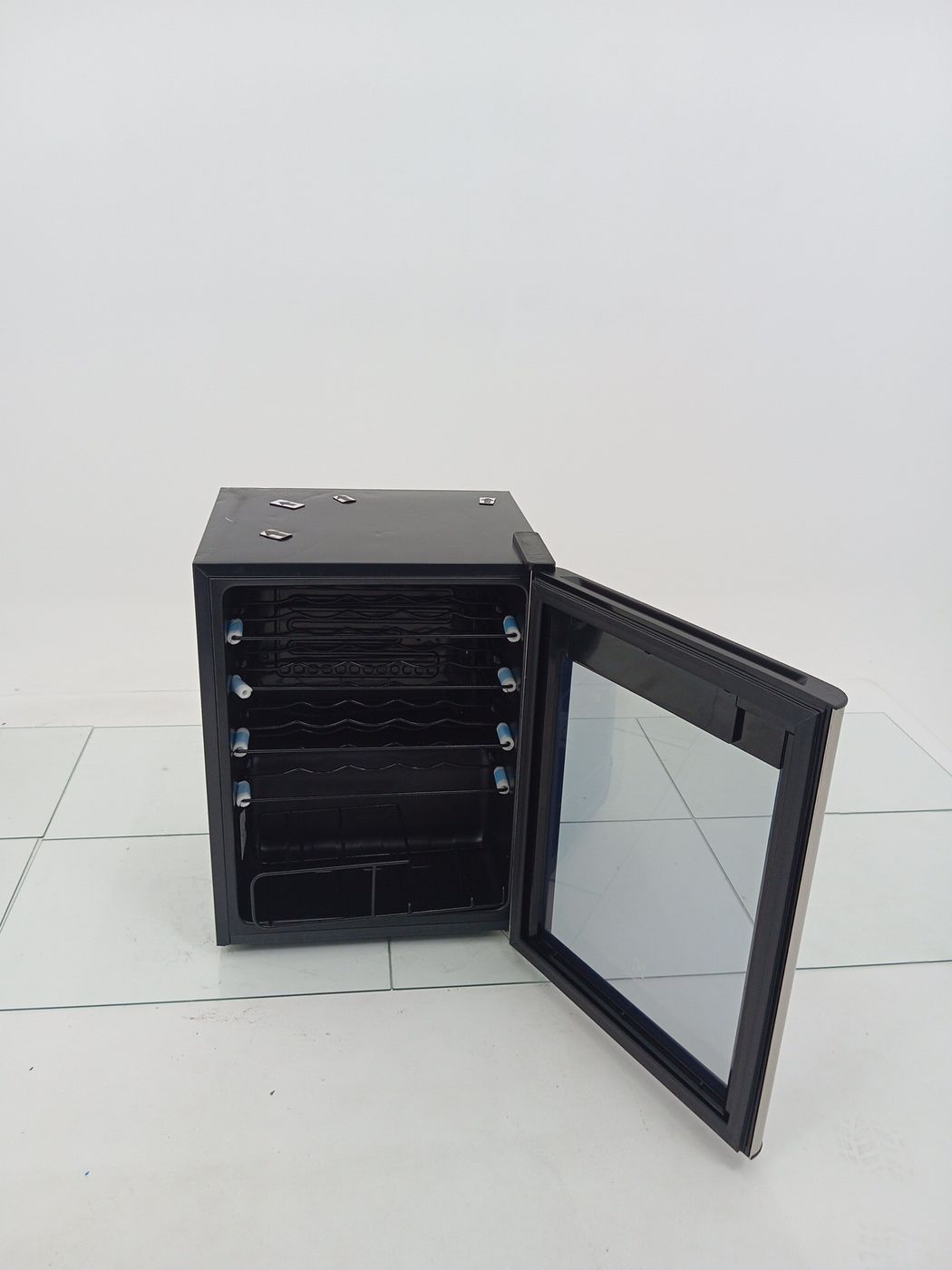 ADEGA ELECTROLUX VINHOS 1 PORTA WSF24 24 GARR