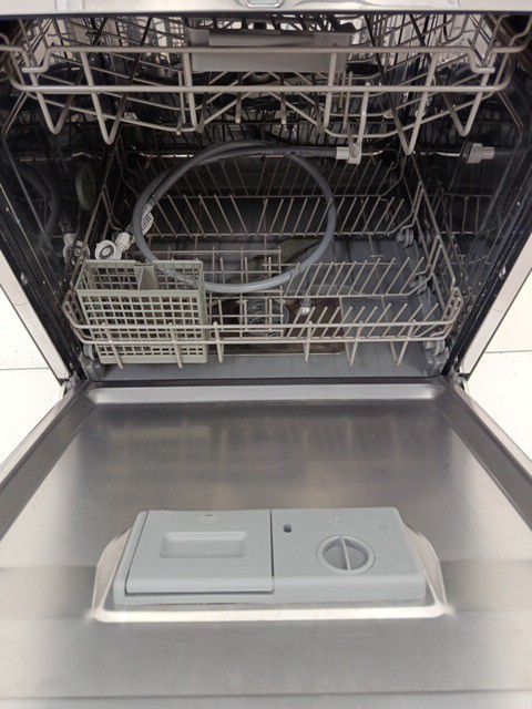 LAVA LOUCAS ELECTROLUX LE08S - Lava Louça Ele