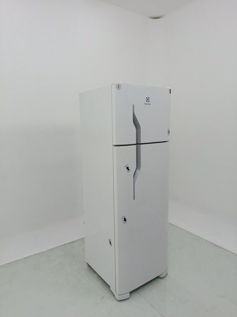 REFRIGERADOR ELECTROLUX DC35A   DUAS PORTAS C