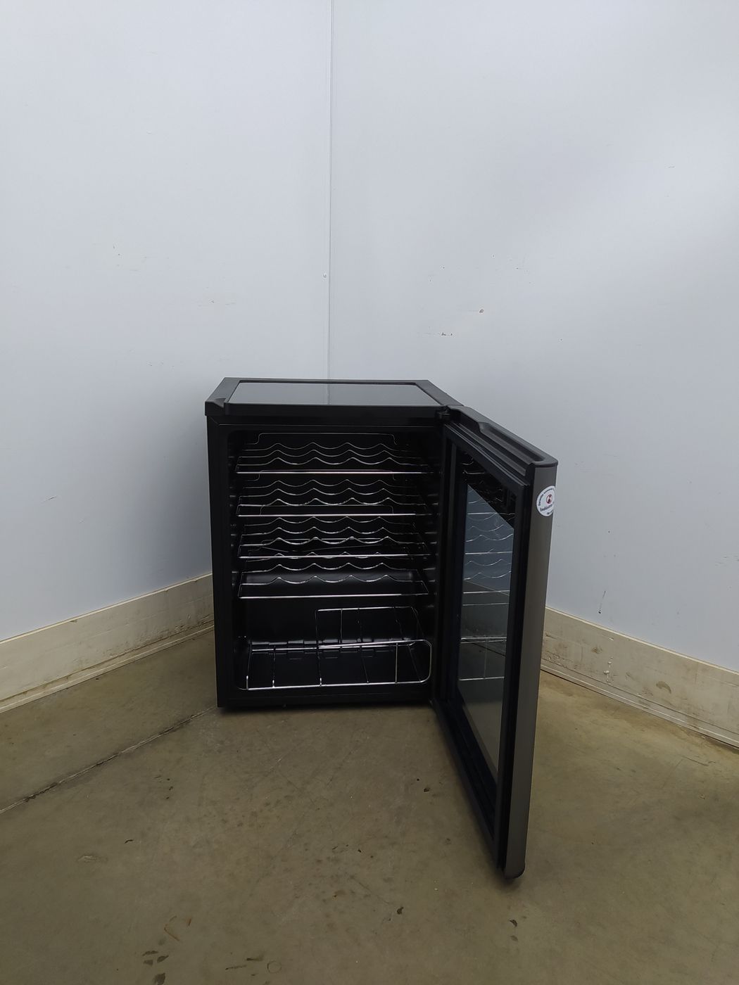 ADEGA ELECTROLUX VINHOS 1 PORTA ACS24 24 GARR