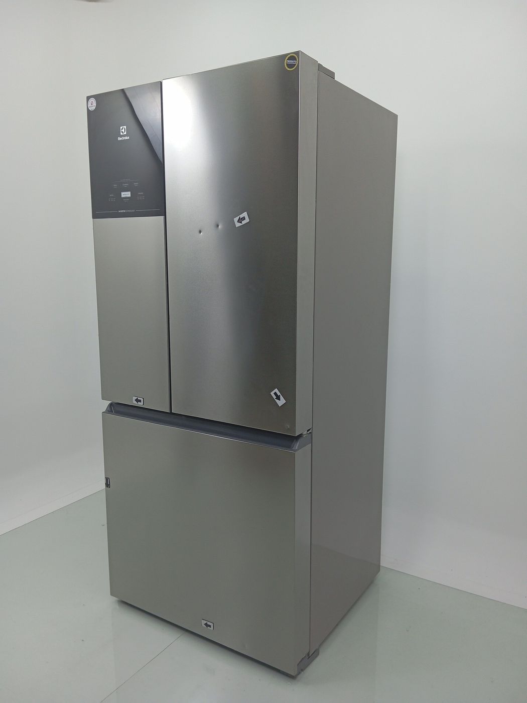 REFRIGERADOR ELECTROLUX IM8S FROST FREE INVER