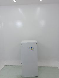 Freezer Electrolux Fei19 - Freezer Vertical Electrolux Fei19-127 V-branco - Branco