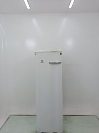 Freezer Electrolux Fe27 - Freezer Vertical Electrolux Fe27-127 V-branco - Branco
