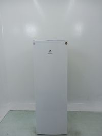 Freezer Electrolux Fei27 - Freezer Vertical Electrolux Fei27-127 V-branco - Branco