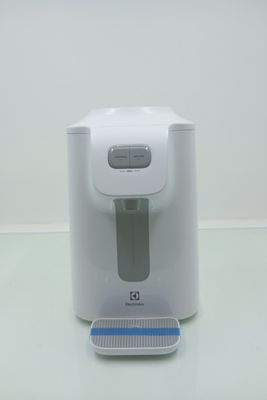 Bebedouro Electrolux Bc018 água Gelada, Fria E Natural Com Compressor - Branco
