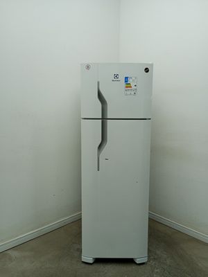 Refrigerador Electrolux Dc35a   Duas Portas Cycle Defrost 260l Dc35a Branco - Branco