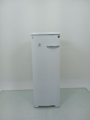 Freezer Electrolux Fe23 Vertical Cycle Defrost Uma Porta 197l - Branco