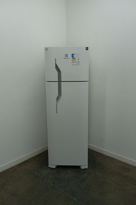 Refrigerador Electrolux Dc35a   Duas Portas Cycle Defrost 260l Dc35a Branco - Branco