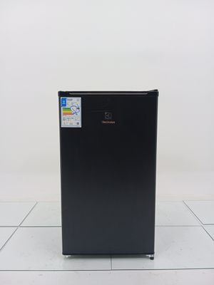 Frigobar Electrolux Em90b 90l Efficient Com Controle De Temperatura - Preto