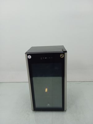 Cervejeira Electrolux Bcg96 - Cervejeira Electrolux Bcg96-127 V-preto - Preto