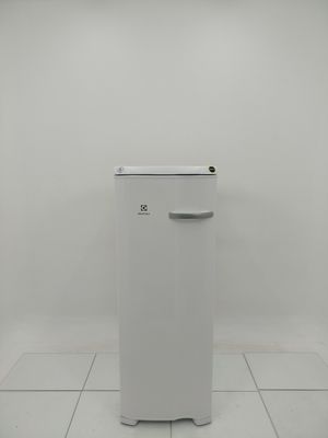 Freezer Electrolux Fe23 Vertical Cycle Defrost Uma Porta 197l - Branco