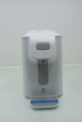 Bebedouro Electrolux Bc018 água Gelada, Fria E Natural Com Compressor - Branco