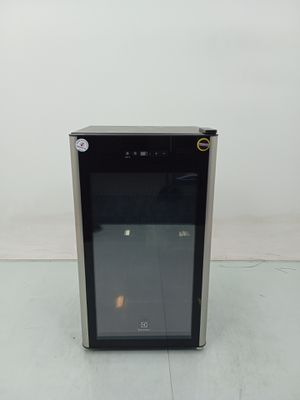 Cervejeira Electrolux Bcg96 - Cervejeira Electrolux Bcg96-220 V-preto - Preto