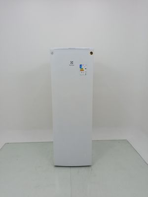 Freezer Electrolux Fei27 Vertical Cycle Defrost 234l Inverter - Branco