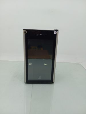 Cervejeira Electrolux Bcg96 96l  Com Multi Drinks E Painel Digital - Preto