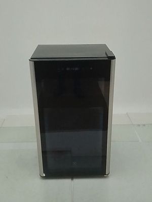 Adega Electrolux Wdf29 - Adega Electrolux Wdf29-127 V-preto - Preto