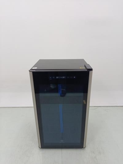 Adega Electrolux Wdf29 - Adega Electrolux Wdf29-127 V-preto - Preto