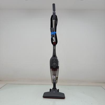 Aspirador Electrolux Stk15 Com Fio 1450w 2 Em 1 - Preto