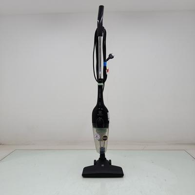 Aspirador Electrolux Stk12 De Po Vertical Com Fio  1100w 2 Em 1 - Preto