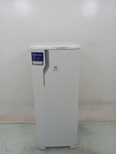 Geladeira Electrolux Re31cycle Defrost 240l - Branco