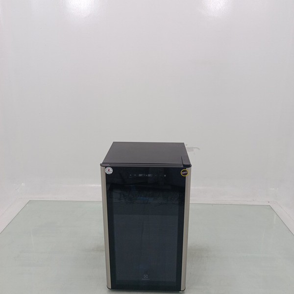 Adega Electrolux Wdf29 - Adega Electrolux Wdf29-127 V-preto - Preto