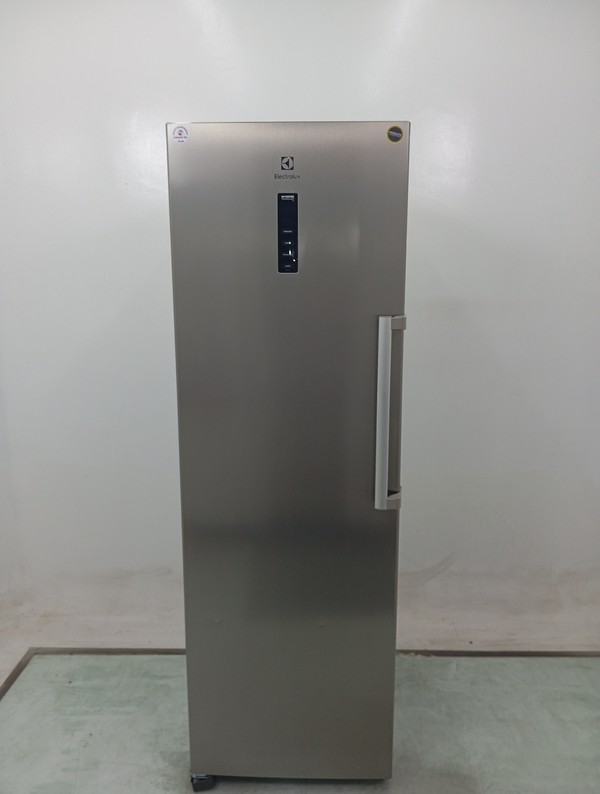 Freezer Electrolux Fti4s Vertical 262l Experience Com Inverter Twins - Inox