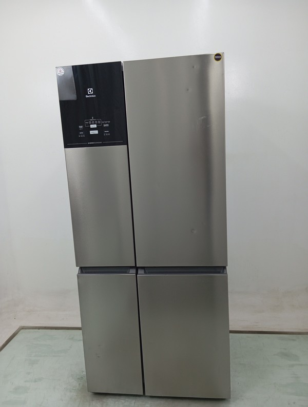 Geladeira Electrolux Iq8s Frost Free 581l Experience Com Flexispace 4 Portas - Platinum