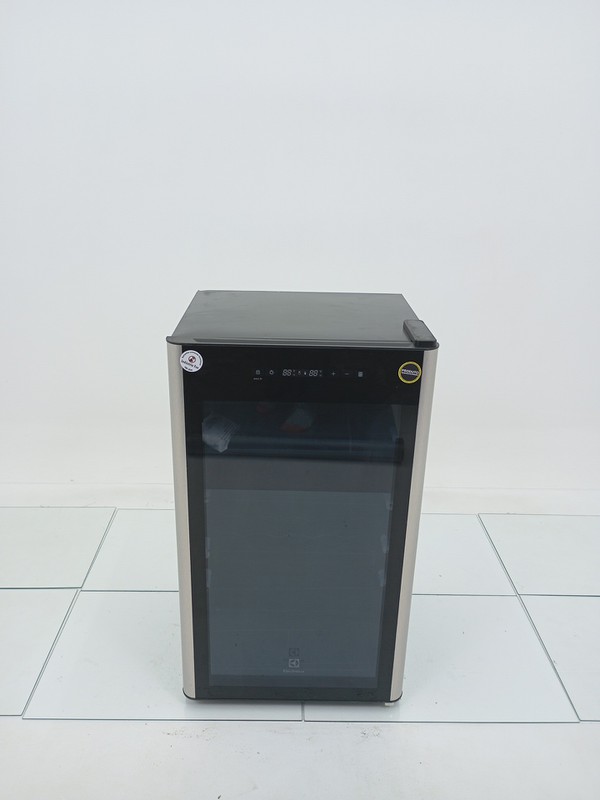 Adega Electrolux Wdf29 - Adega Electrolux Wdf29-220 V-preto - Preto