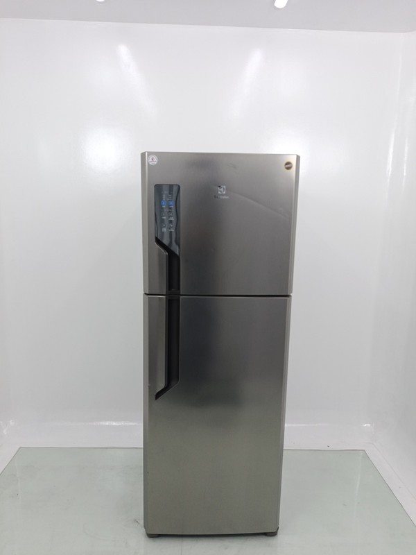 Geladeira Electrolux It56s - Geladeira Electrolux It56s-127 V-platinum - Platinum