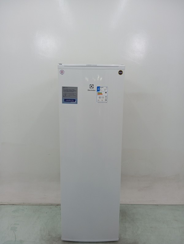 Freezer Electrolux 249l Fei27-127 V-branco - Branco