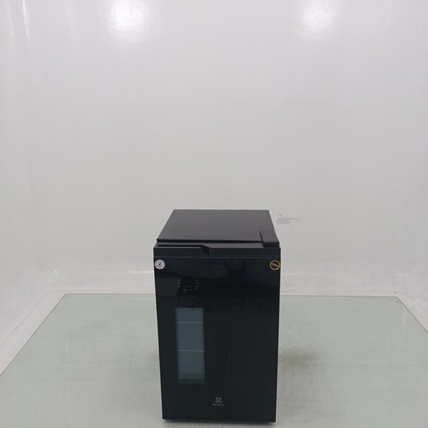 Cervejeira Electrolux Eb10c Home Bar Frost Free 100l  - Preto
