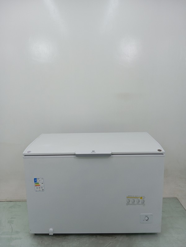 Freezer Electrolux Hi440 Horizontal Cycle Defrost 400l Inverter - Branco