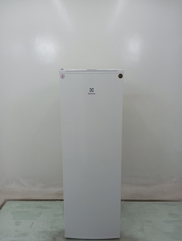 Freezer Electrolux Fei27 - Freezer Vertical Electrolux Fei27-220 V-branco - Branco