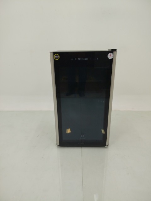 Adega Electrolux Wdf29 - Adega Electrolux Wdf29-220 V-preto - Preto