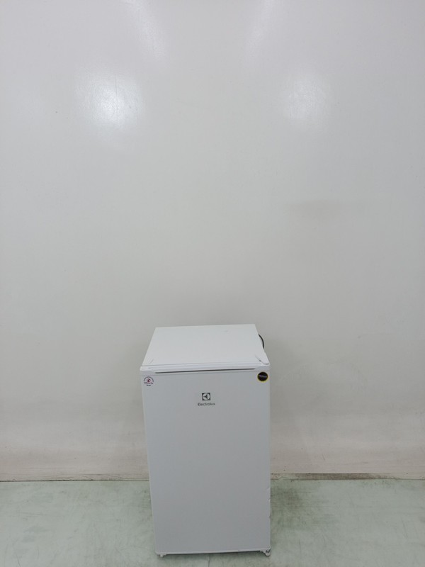 Frigobar Electrolux Em90 - Frigobar Electrolux Em90-127 V-branco - Branco
