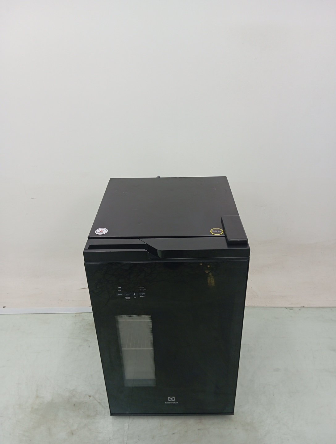 Cervejeira Electrolux Eb100 Home Bar Frost Free 100l - Preto