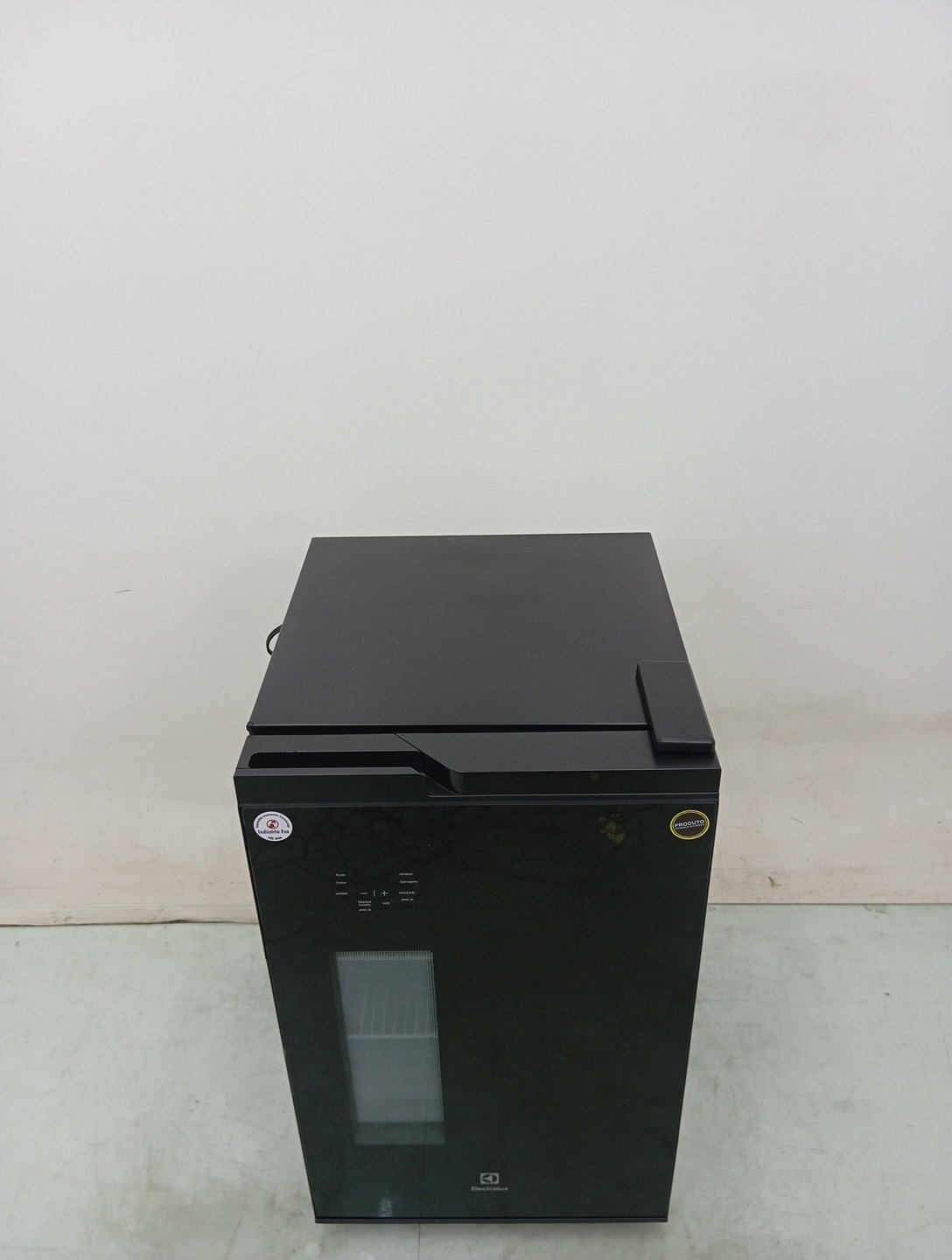 Cervejeira Electrolux Eb10c Home Bar Frost Free 100l - Preto