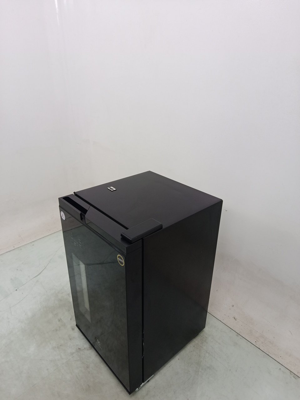 CERVEJEIRA ELECTROLUX EB10C HOME BAR FROST F