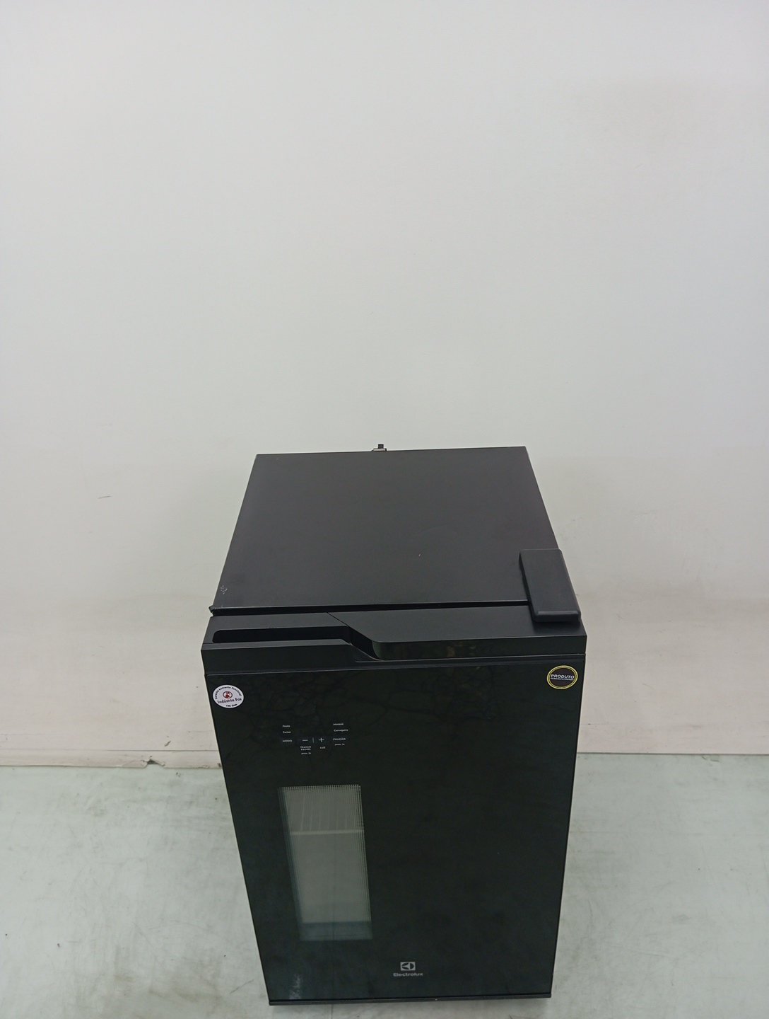 Cervejeira Electrolux Eb100 Home Bar Frost Free 100l - Preto